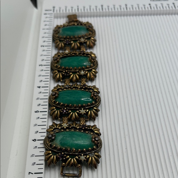 Vintage Green Lucite Stone Ornate Gold Bracelet Selro? - Picture 8 of 14